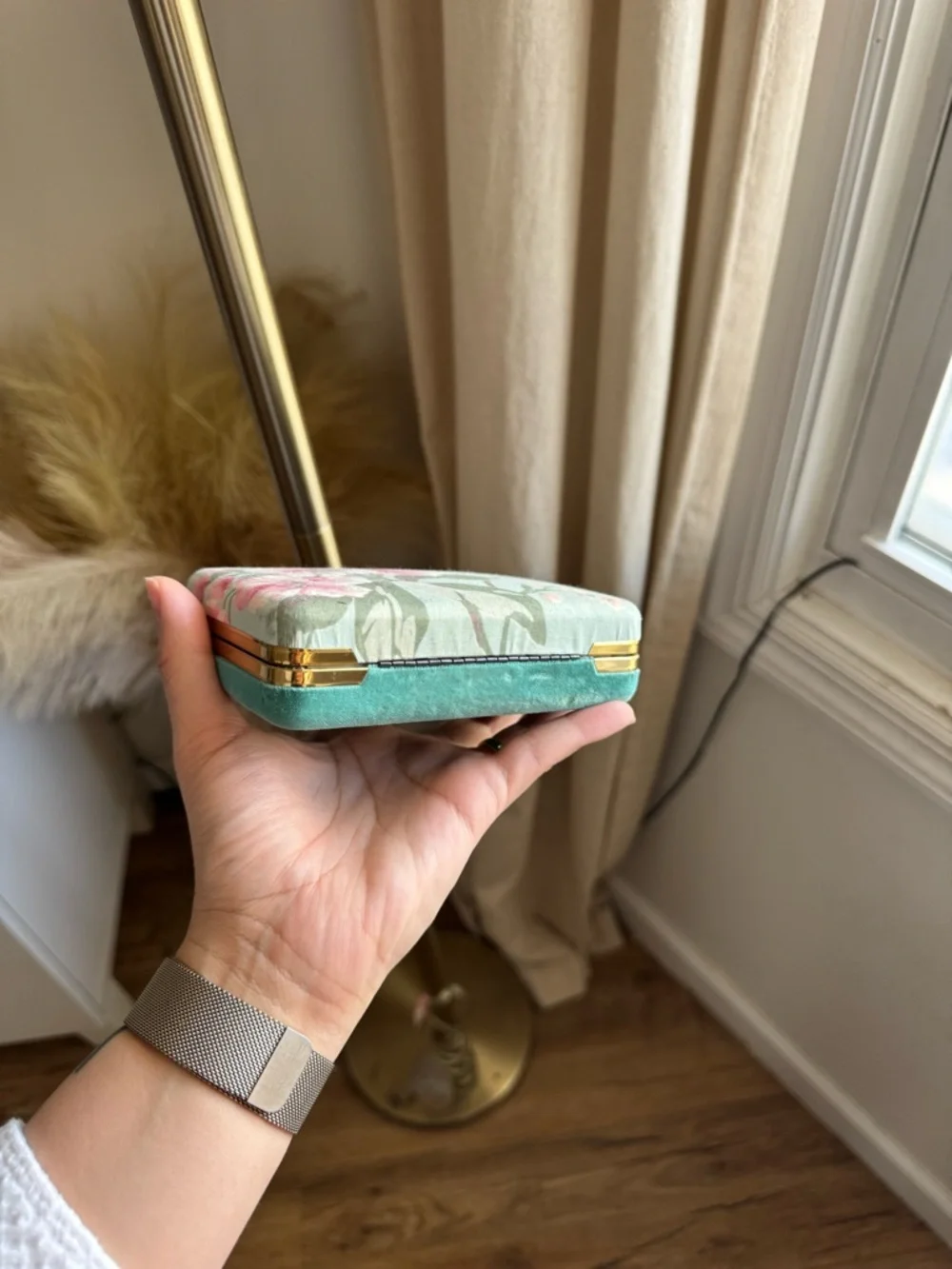 Vintage Floral Fabric Covered Travel Jewelry Hard Case Clam Shell with Mirror - Picture 6 of 10